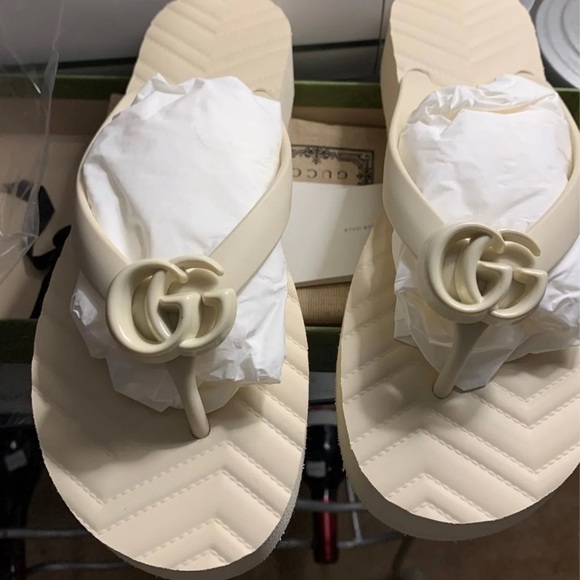 - Brand new Gucci flip flop - Picture 3 of 4